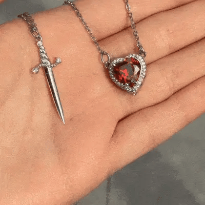 Collar Corazón y Espada